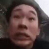 月亮下的狼